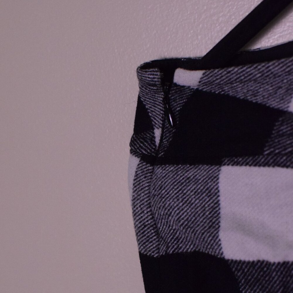 Women's Talbots Wool Blend Black & White Buffalo Check Plaid Skirt - Size 4 - Picture 4 of 6